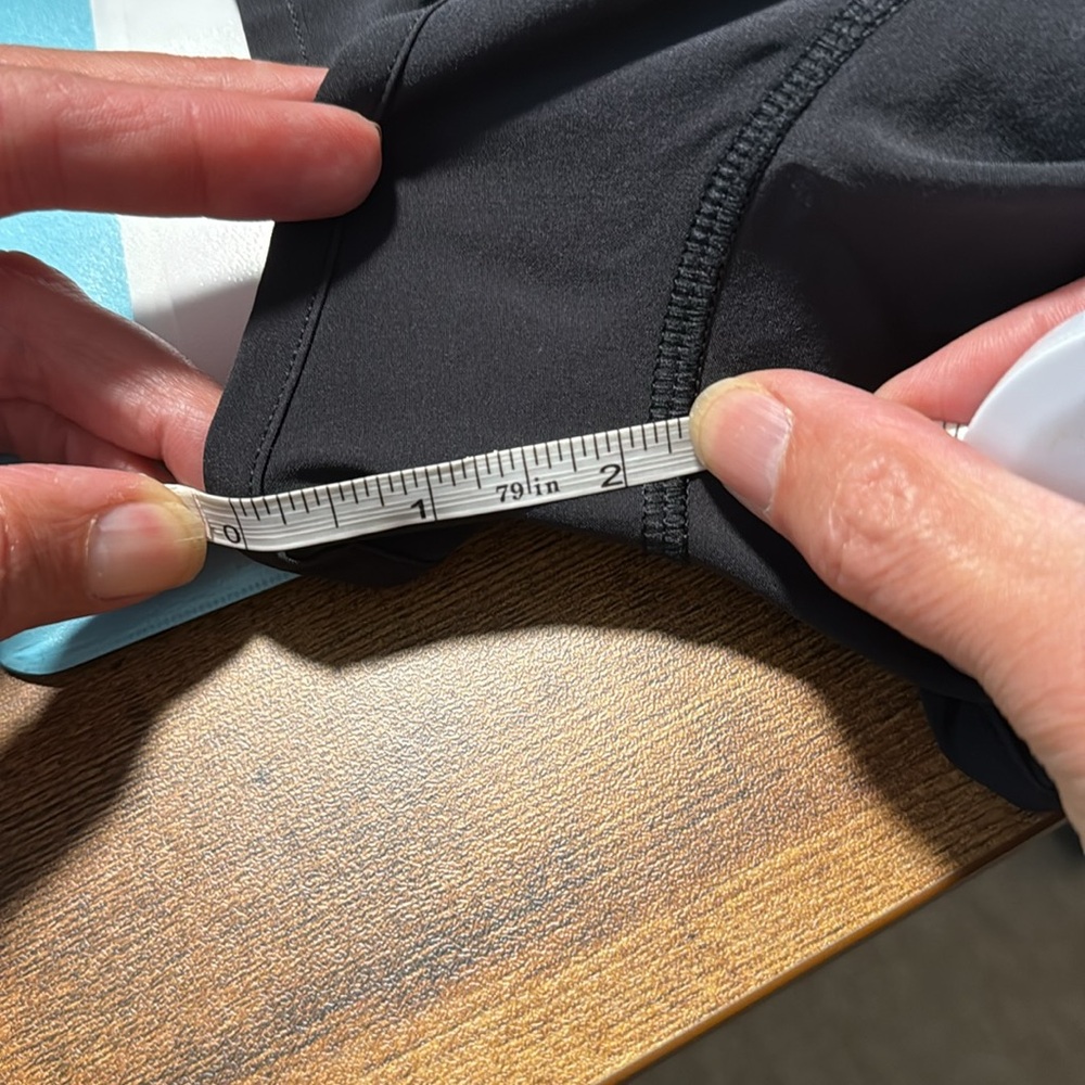 Lululemon Athletica Black Athletic Shorts Lightweight Moisture-Wicking - Picture 8 of 8